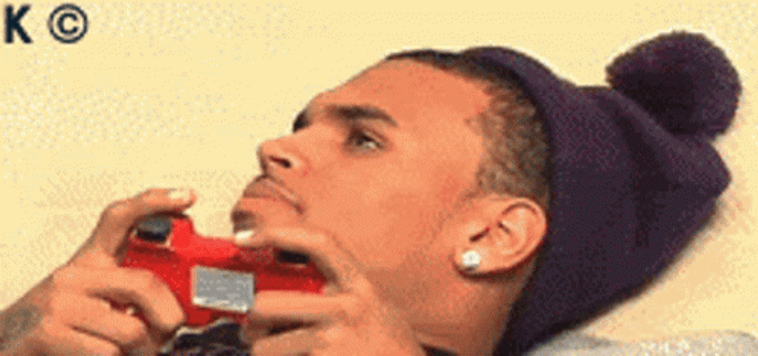 Chris Brown Confused Side Eye