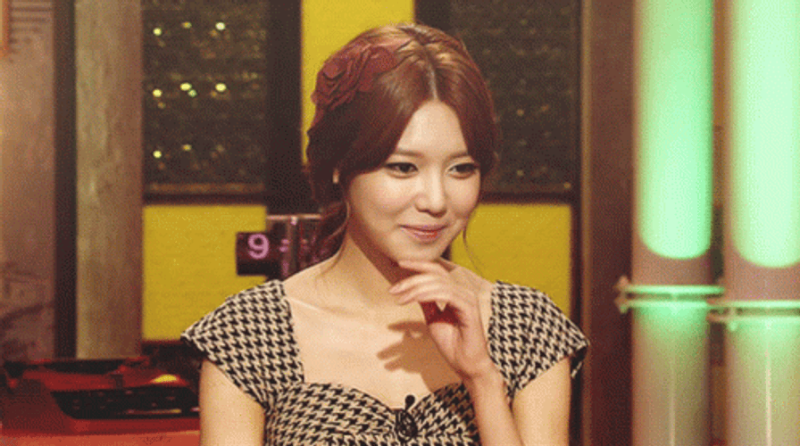 Sooyoung Trying Not To Laugh