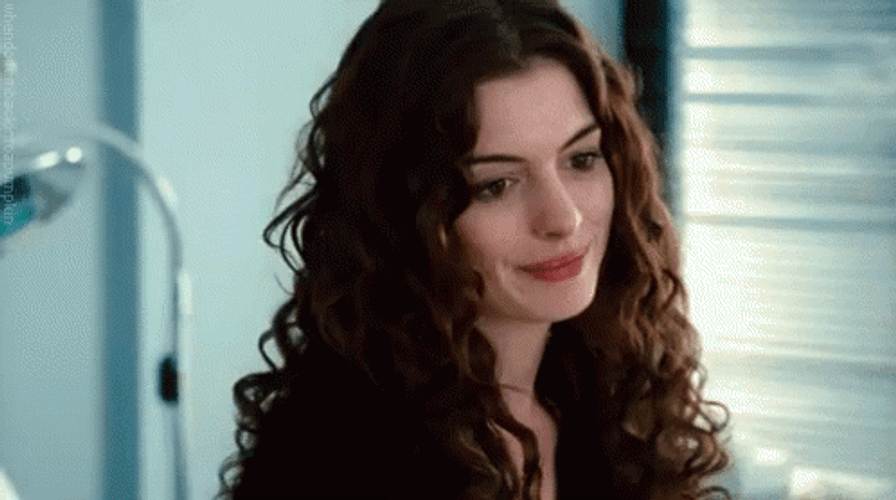 Anne Hathaway With Curly Hair
