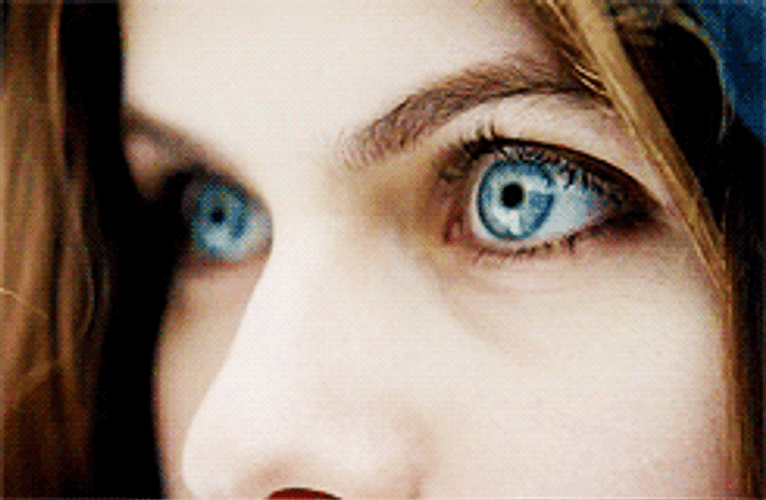 Alexandra Daddario Blue Eyes