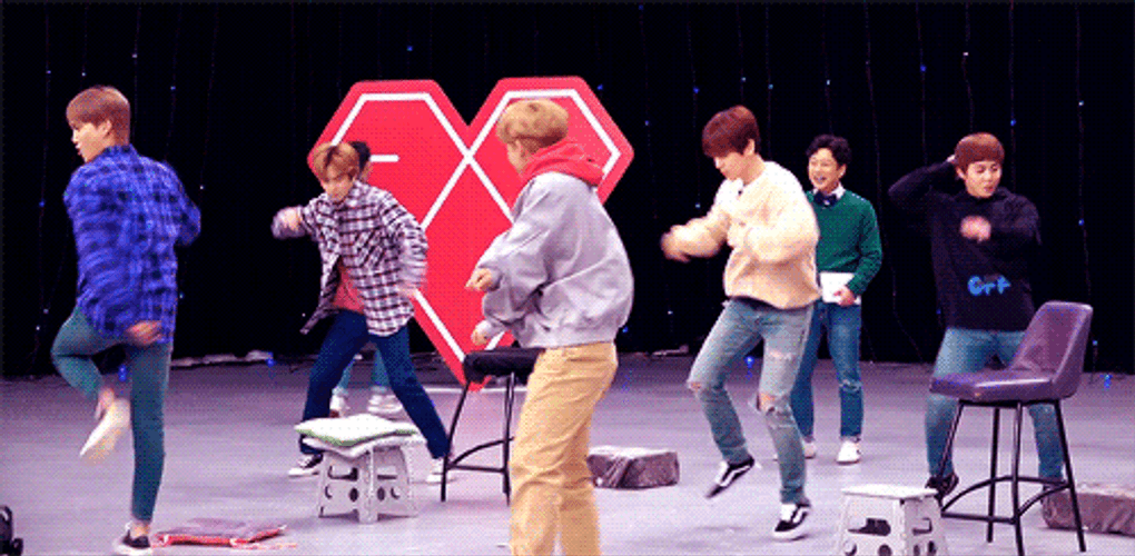 Exo Chaotic Dance