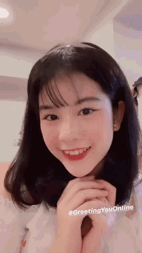 Korean Girl Greetings You Online