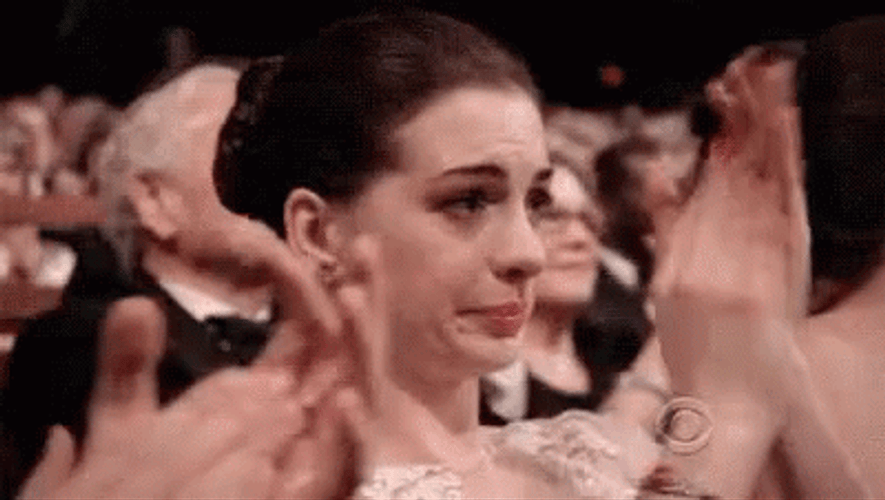 Anne Hathaway Clapping