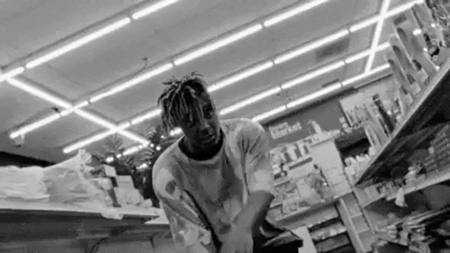 Juice Wrld Bent Over And Moving